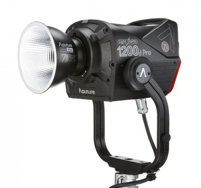 Led spot Aputure LS 1200d Pro bérlés Budapesten
