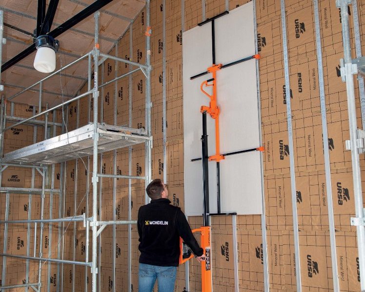 Gipszkarton emelő – LEVPANO1 bérlés
