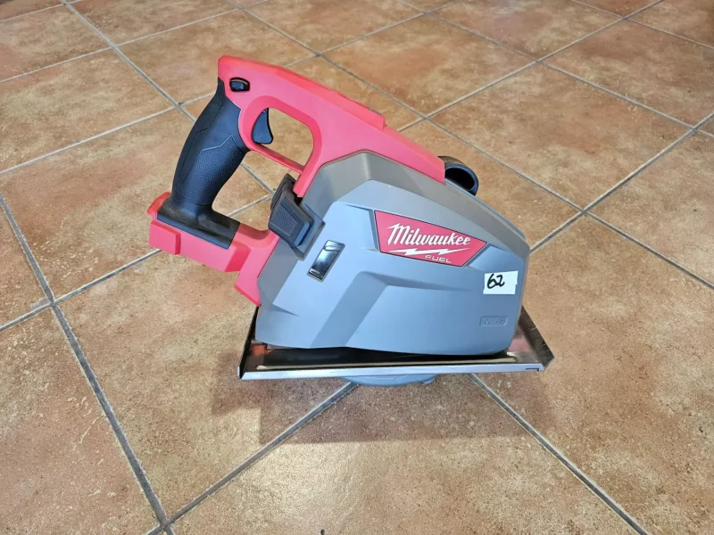 Milwaukee M18FMCS66 akkus fémipari körfűrész bérlése Debrecenben
