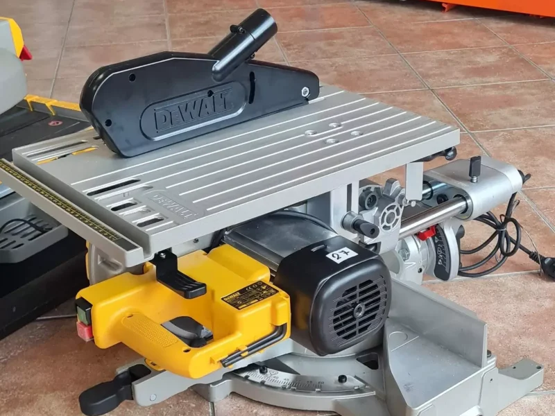 DeWalt DCS7485T2 akkus asztali körfűrész kölcsönzése Debrecenben