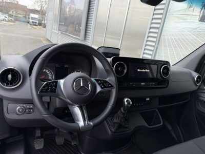 Mercedes Sprinter - Tachográfos hosszított, magasított zárt áruszállító