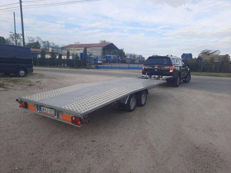 Autószállító trailer 4.5m egyenes 2.7t bérlés kölcsönzés Budapest