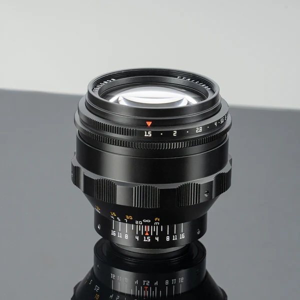 TTArtisan 75mm f/1.5 Swirly Bokeh M42 objektív bérlés