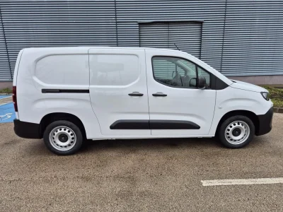 Citroen Berlingo AONU-662 bérelhető Budapesten
