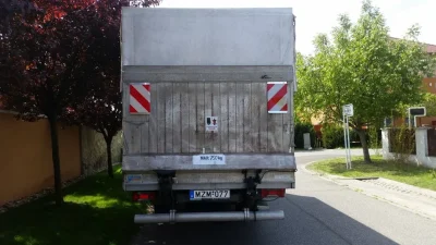 Iveco Daily Ponyvás MZM-077 kölcsönözhető Budapesten