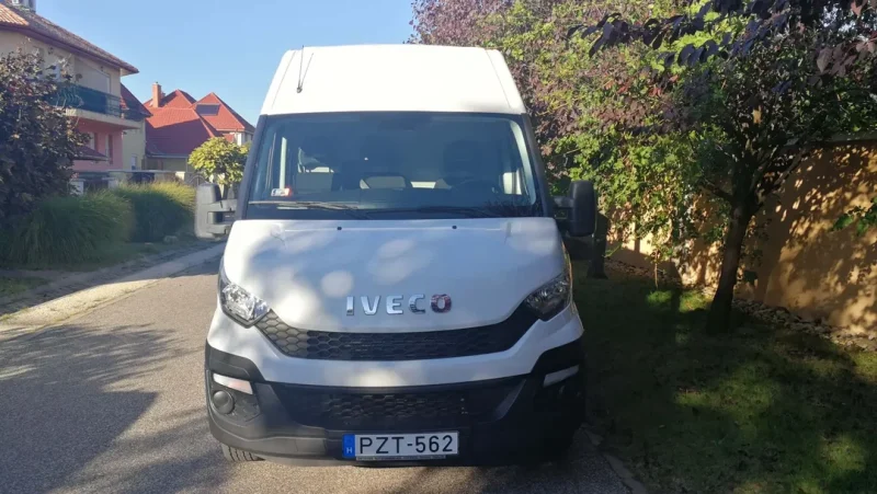 Iveco Daily PZT-562 kölcsönzés Budapesten