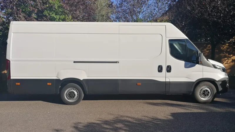 Iveco Daily PZT-562 kölcsönzés Budapesten