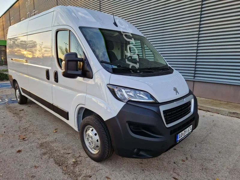 Peugeot Boxer AADY-674 bérlés Budapesten
