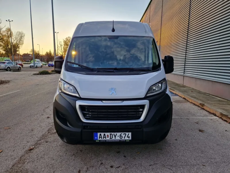 Peugeot Boxer AADY-674 bérlés Budapesten