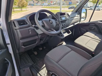 Renault Master L4H2 AADX250 bérelhető Budapesten