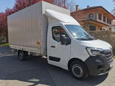 Renault Master Ponyvás TEN-996 bérelhető Budapesten