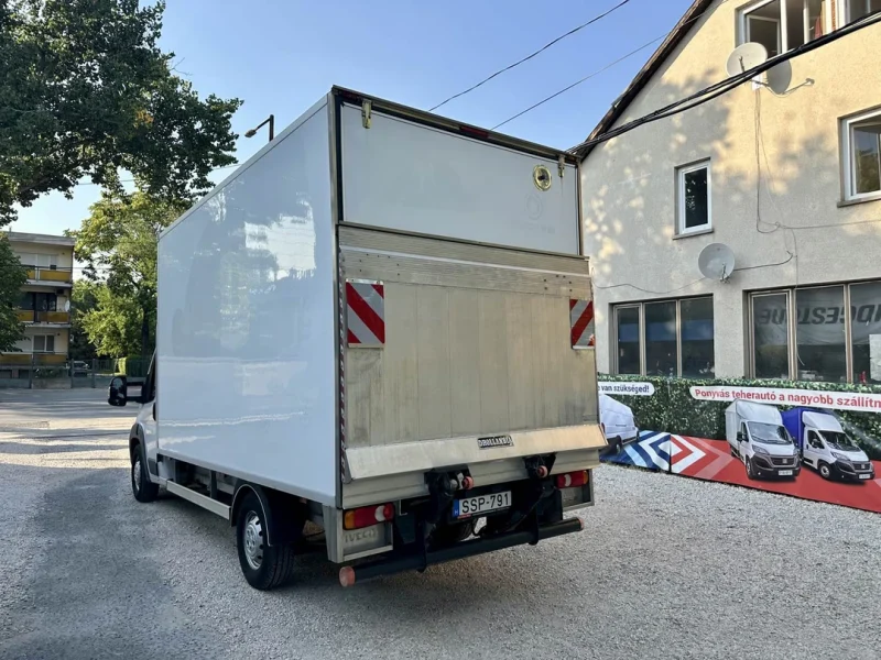 Emelőhátfalas Fiat Ducato bérlés – 2,31 m magas raktér