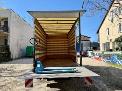 Emelőhátfalas MAN TGE bérlés Budapesten