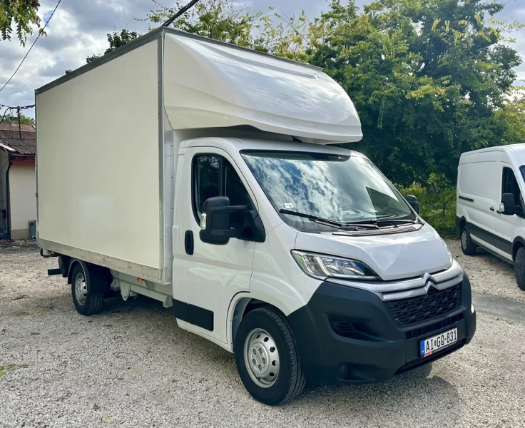 Emelőhátfalas Citroën Jumper bérlés rakodópolccal