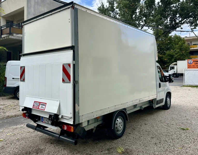 Emelőhátfalas Citroën Jumper bérlés rakodópolccal