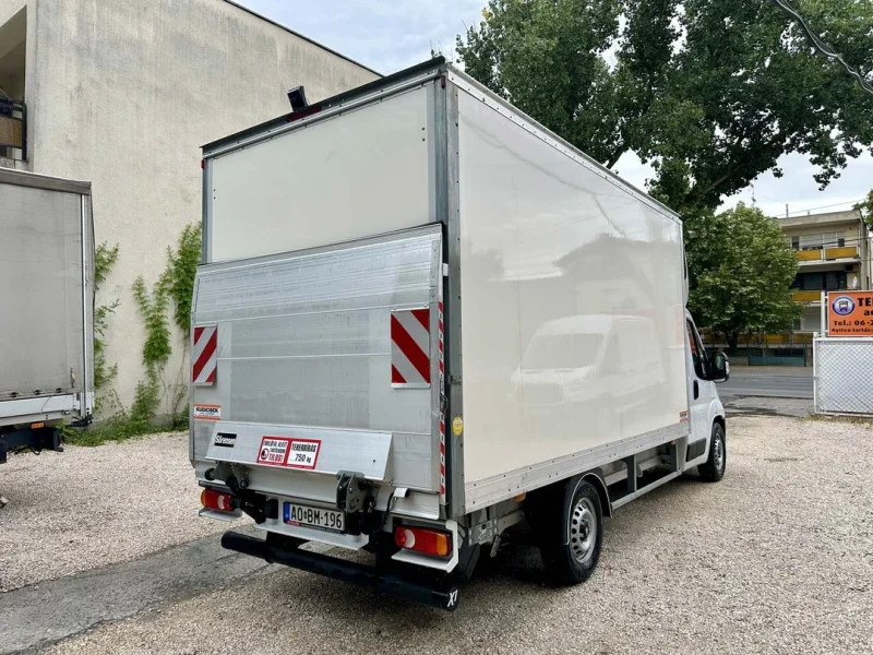 Emelőhátfalas Fiat Ducato bérlés Budapesten – külföldre is