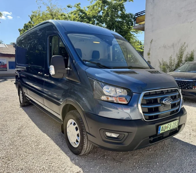 Ford e-Transit L3H2 elektromos furgon bérlés Budapesten