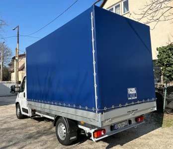 Ponyvás Peugeot Boxer 20 m³ bérlés Budapesten