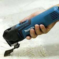 MAKITA TM3010 REZGŐ MULTISZERSZÁM VÁGÓ-CSISZOLÓ GÉP – bérlés Alsónémediben